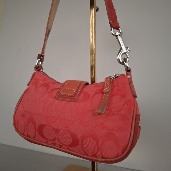 Coach Red Signature Purse - Picture 7 of 16